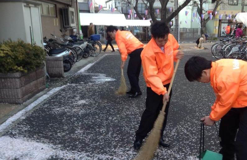 自分達の地域を大切にしよう!自主的にはじめた清掃活動。